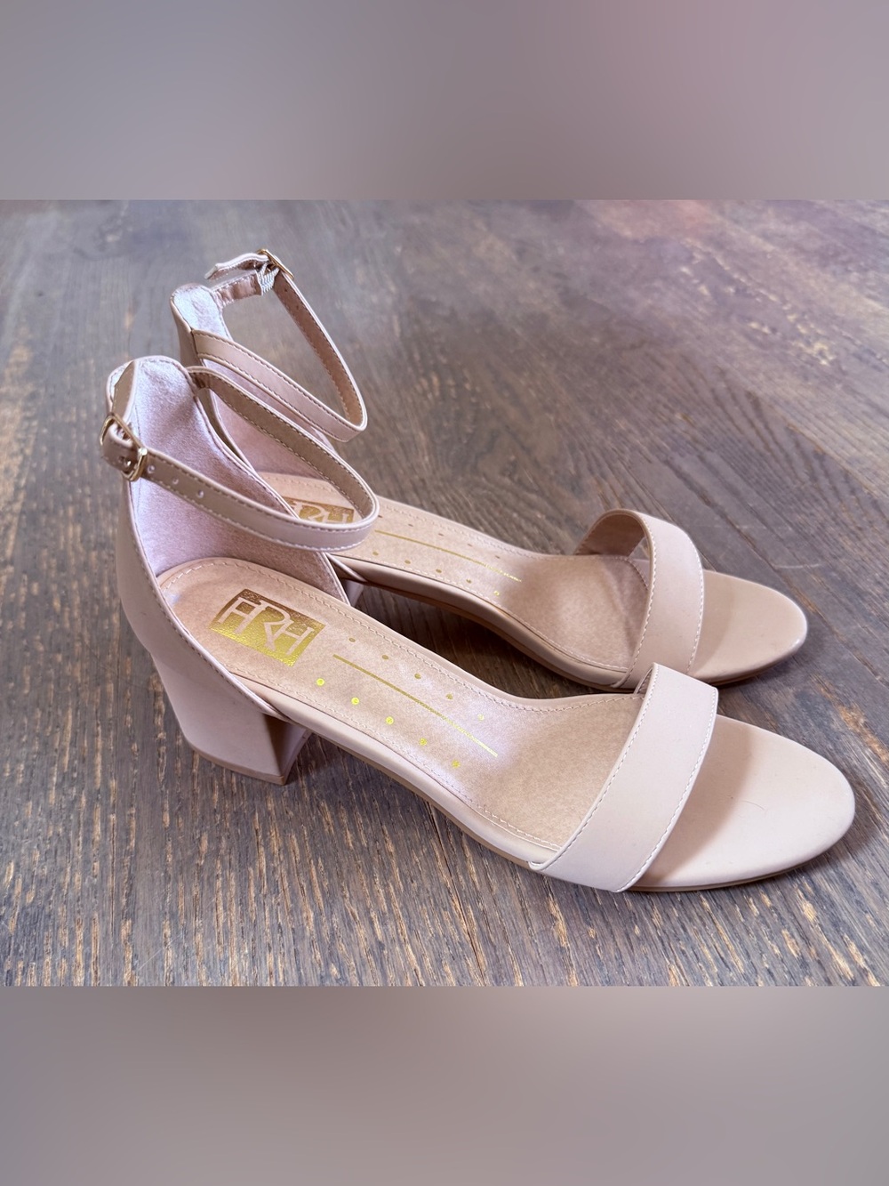 Women's Ankle-Strap Block Heel Sandals - Nude size 10US 27MX